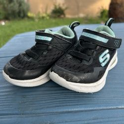 Toddler shoes 