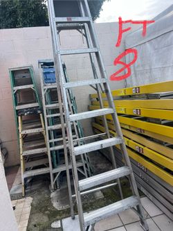 Escaleras, de ocho pies de aluminio, nuevas Heavy, Duty 300 libras 