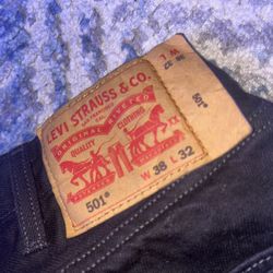 Black levi’s 501s