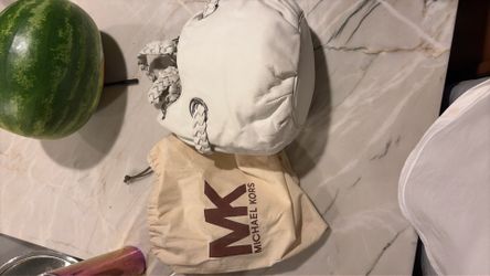 Brand new never been used Michael Kors handbag