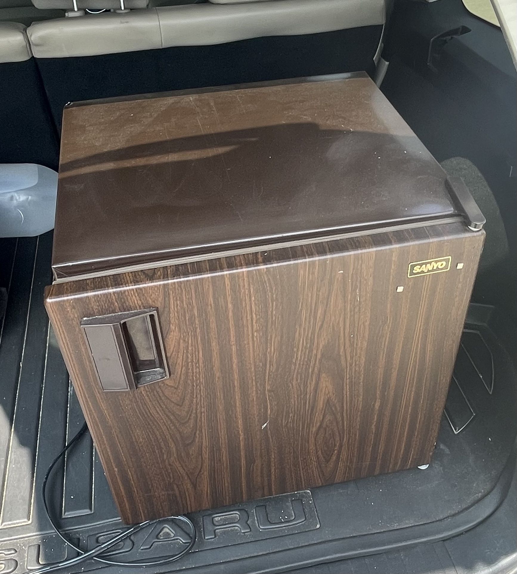 Sanyo Mini Fridge
