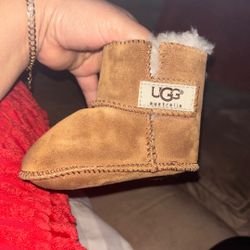 UGG 