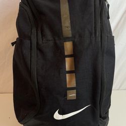 Nike Hoops Elite Pro Backpack Black Adjustable Straps Zippered Gold Polyester