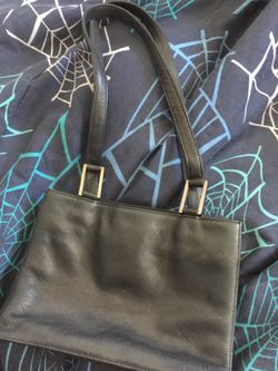 Apostrophe leather handbag