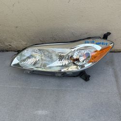 2009-2013 Toyota Matrix Headlight 