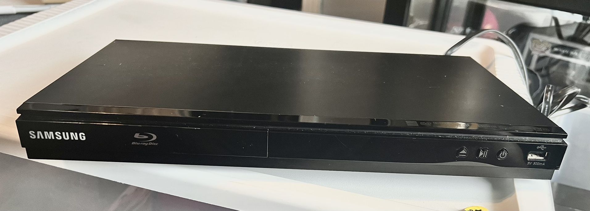 Samsung Blu-ray player with remote