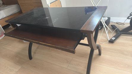 Free computer table with glass top