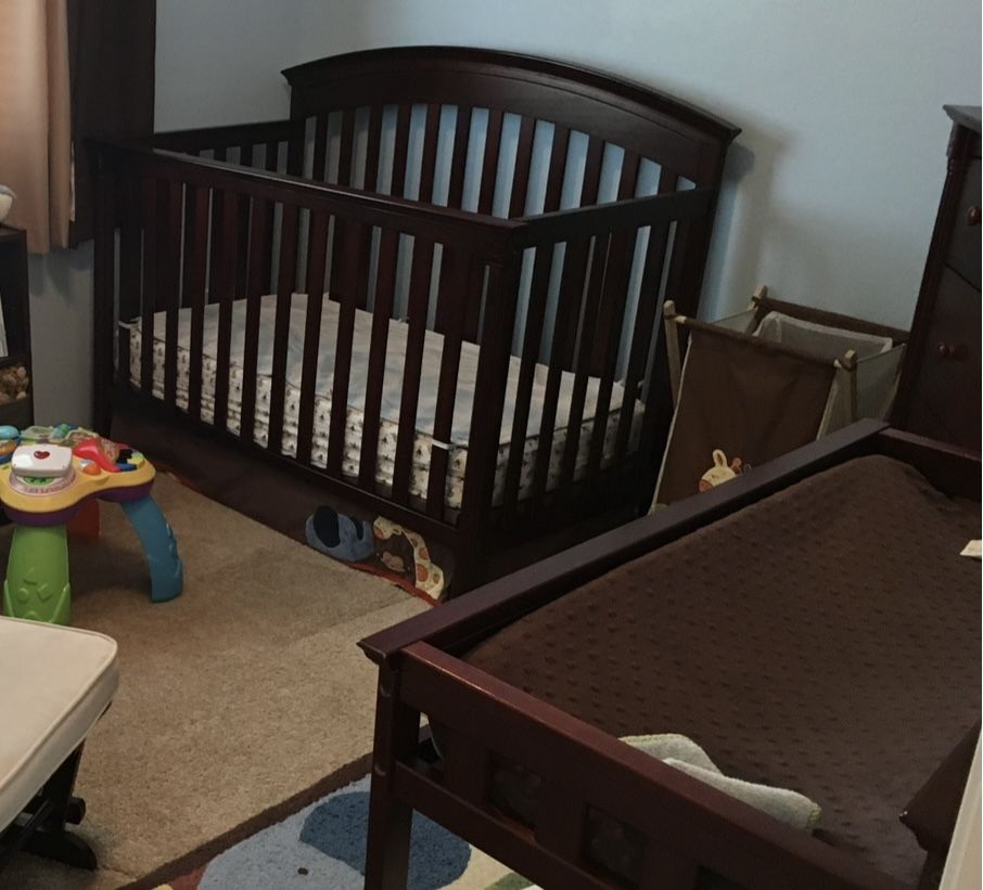 Carters Crib And Changing Table