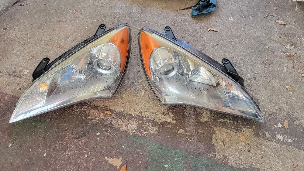 Hyundai Genesis Coupe 2009-2012 Xenon Headlights OEM