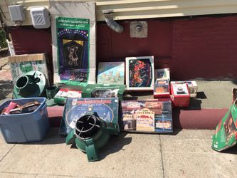 Christmas’s thins like new condition price 5$from 20$ each