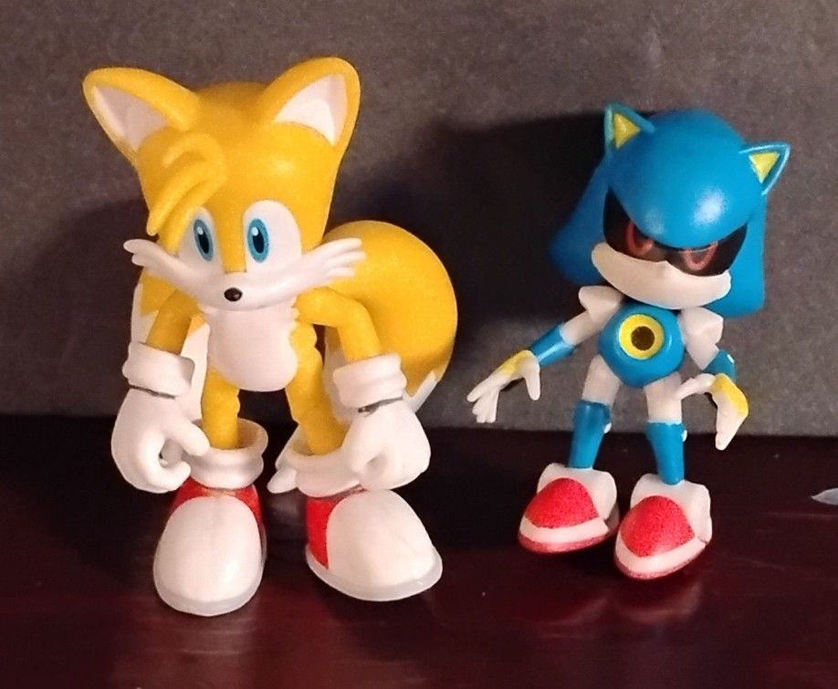Sonic the Hedgehog "Jakks" Posable Tails & Metal Sonic
