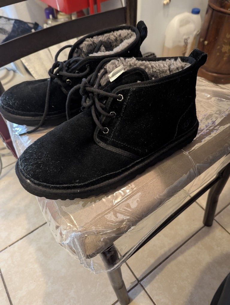 Uggs Size 9 Men