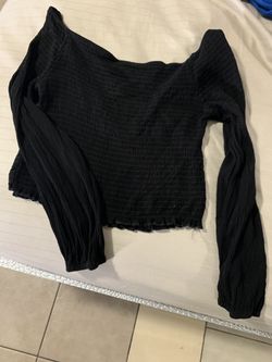 Black crop top (medium)