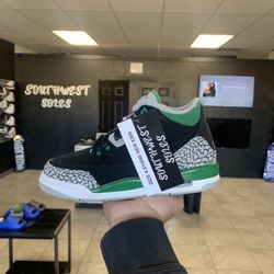 Jordan 3 Pine Green Size 4.5y (6w) Available In Store!