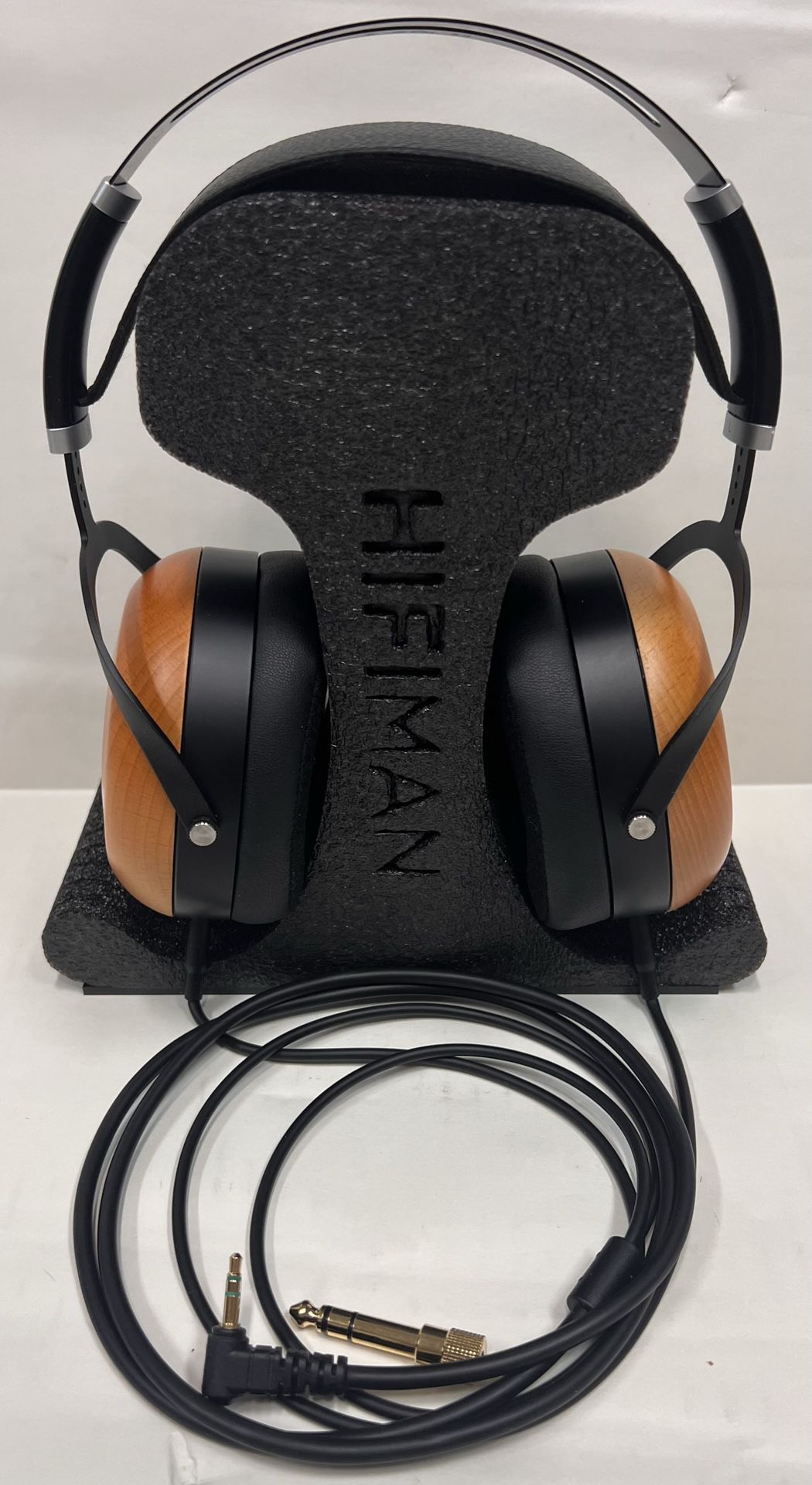 Hifiman Sundara Closed Planar Headphones 