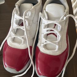 Jordan 11 CMFT Low (Size 5.5Y) – White/Red