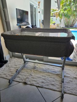 Baby Gap by Delta Bedside Bassinet- Grey