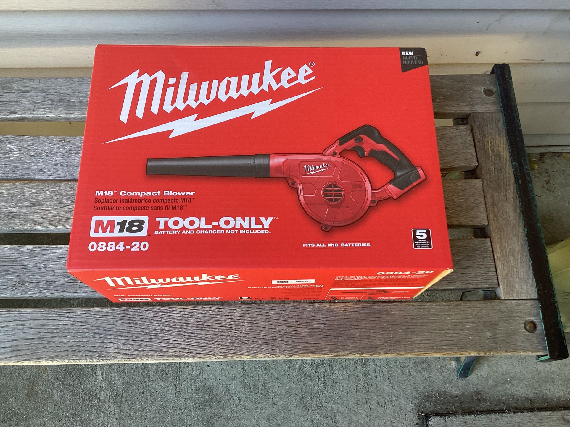 Milwaukee M18 18V Lithium-Ion Cordless Compact Blower . Brand NEW. Tool-Only . NUEVO .