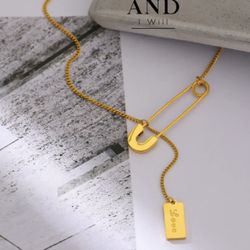 N112- 18k Gold Pin Long Chain Necklace!
