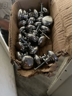 Cabinet knobs