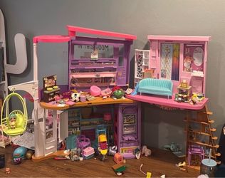 Barbie doll house