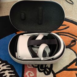 Oculus Quest 2 256GB, With Elite Strap Battery Pack And Carrying Case