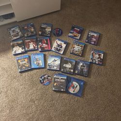 PS4+3 Controllers+20 Games