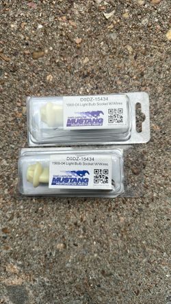 Light Bulb Socket w/Wire
