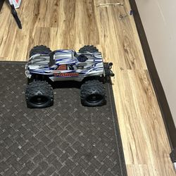 Traxxas T-maxx 