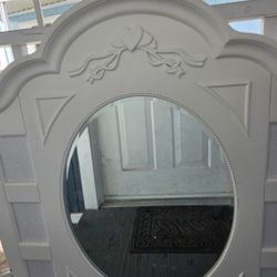 Good Condition Beatiful Dresser Mirror 