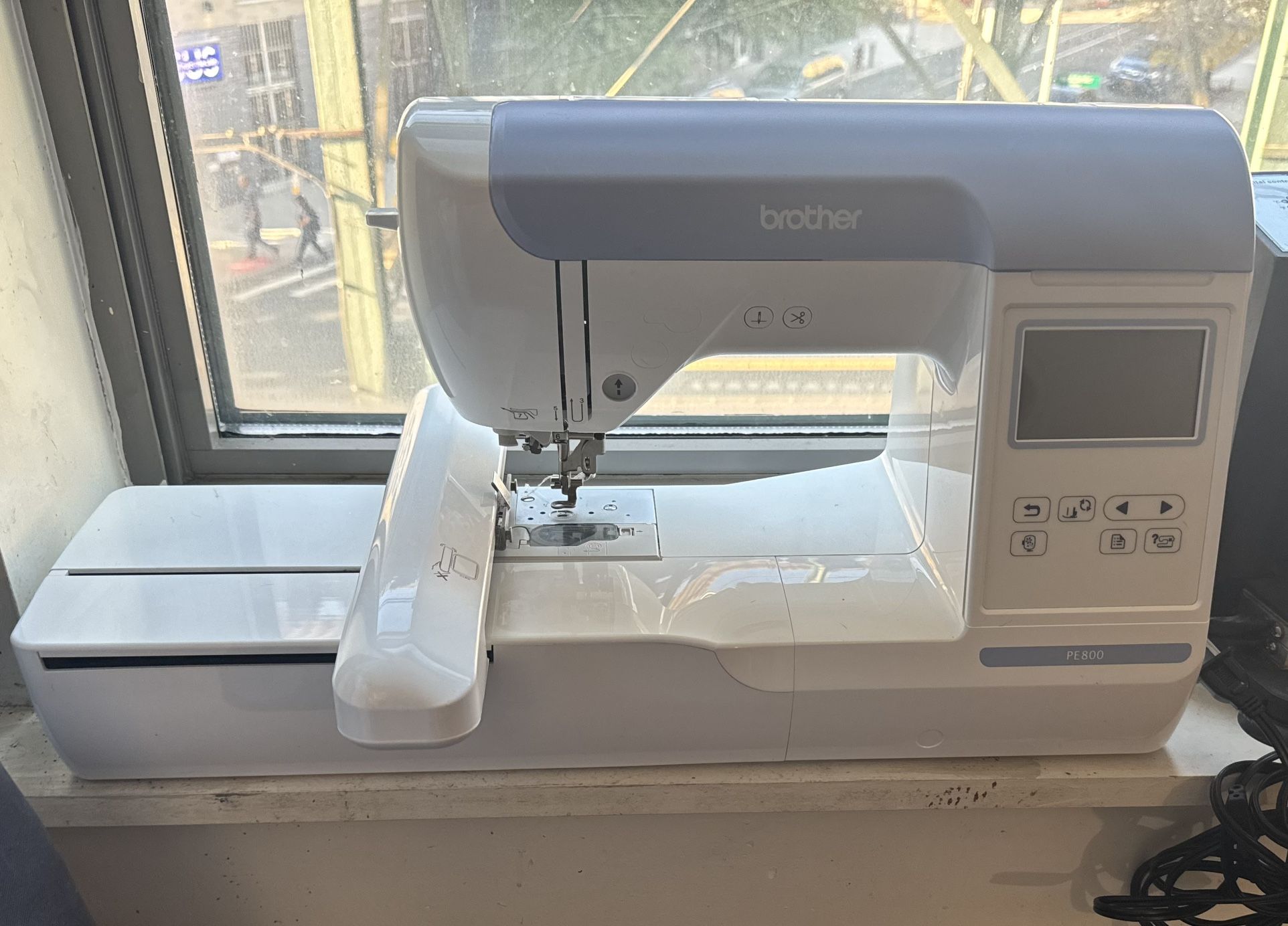 BROTHER Embroidery Machine PE800