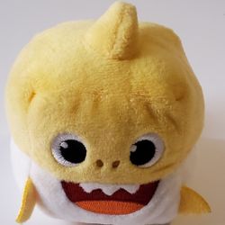 3" X 4" Baby Shark Plush: Bottom Can Hold Item.