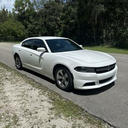 Dodge Charger SE