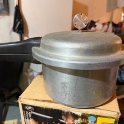 Mirro 4QT pressure cooker