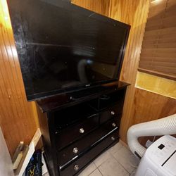 Dresser And Nightstand 