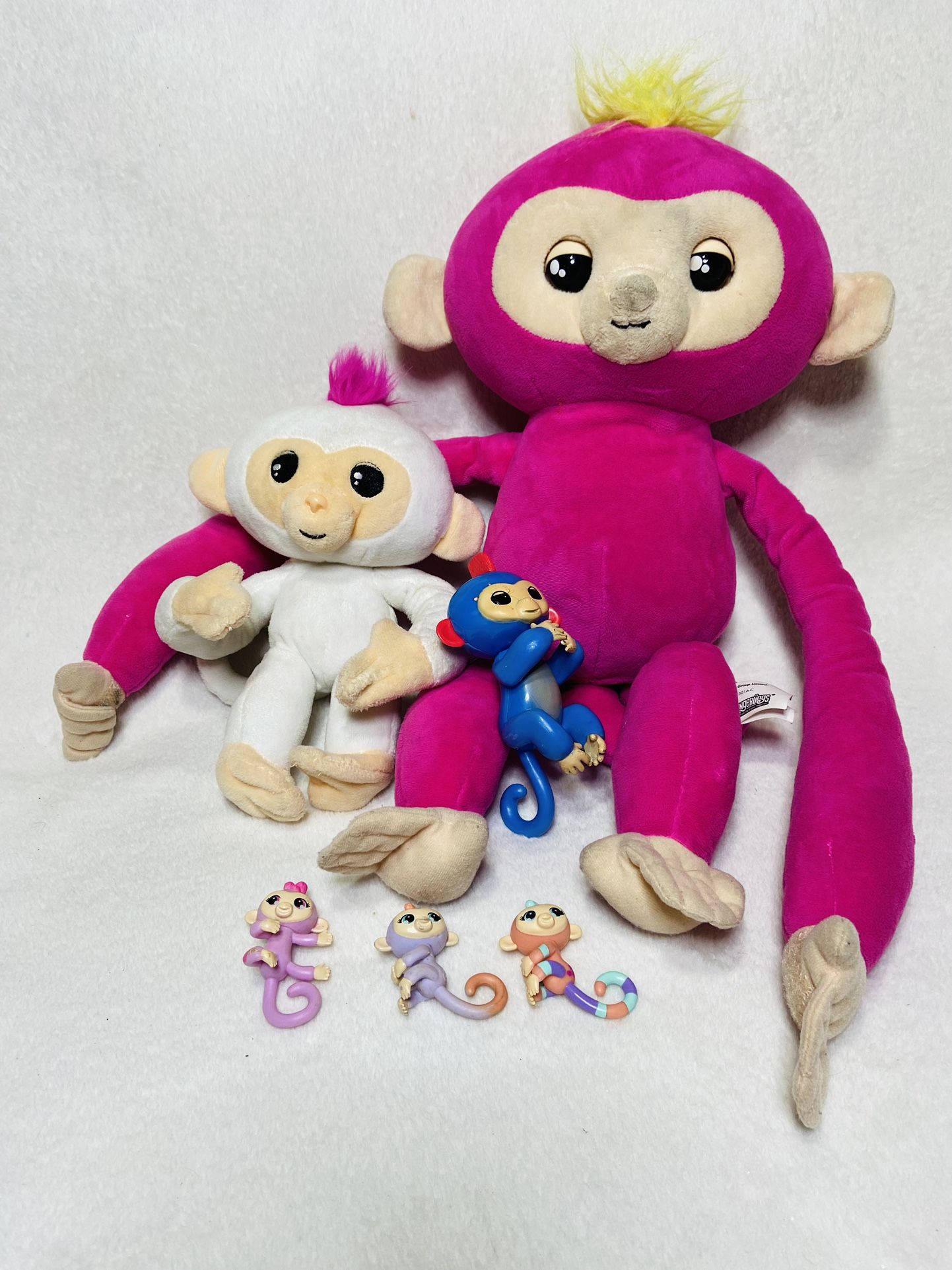 Cute Small Electronic Pet Toys Fingerling Monkeys