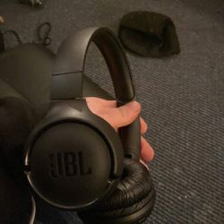 JBL Bluetooth headphones 