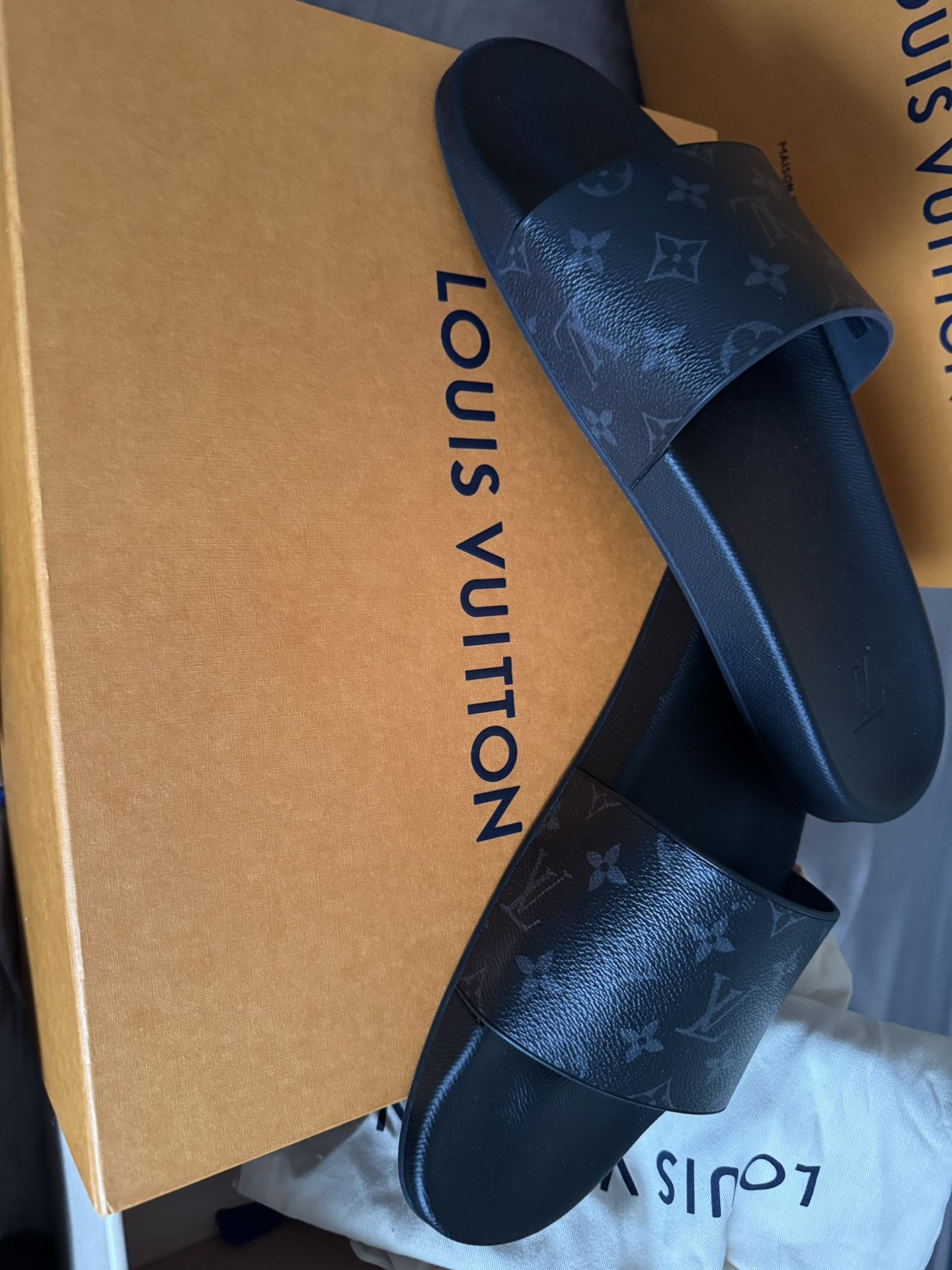 BRAND NEW Louis Vuitton Sandals