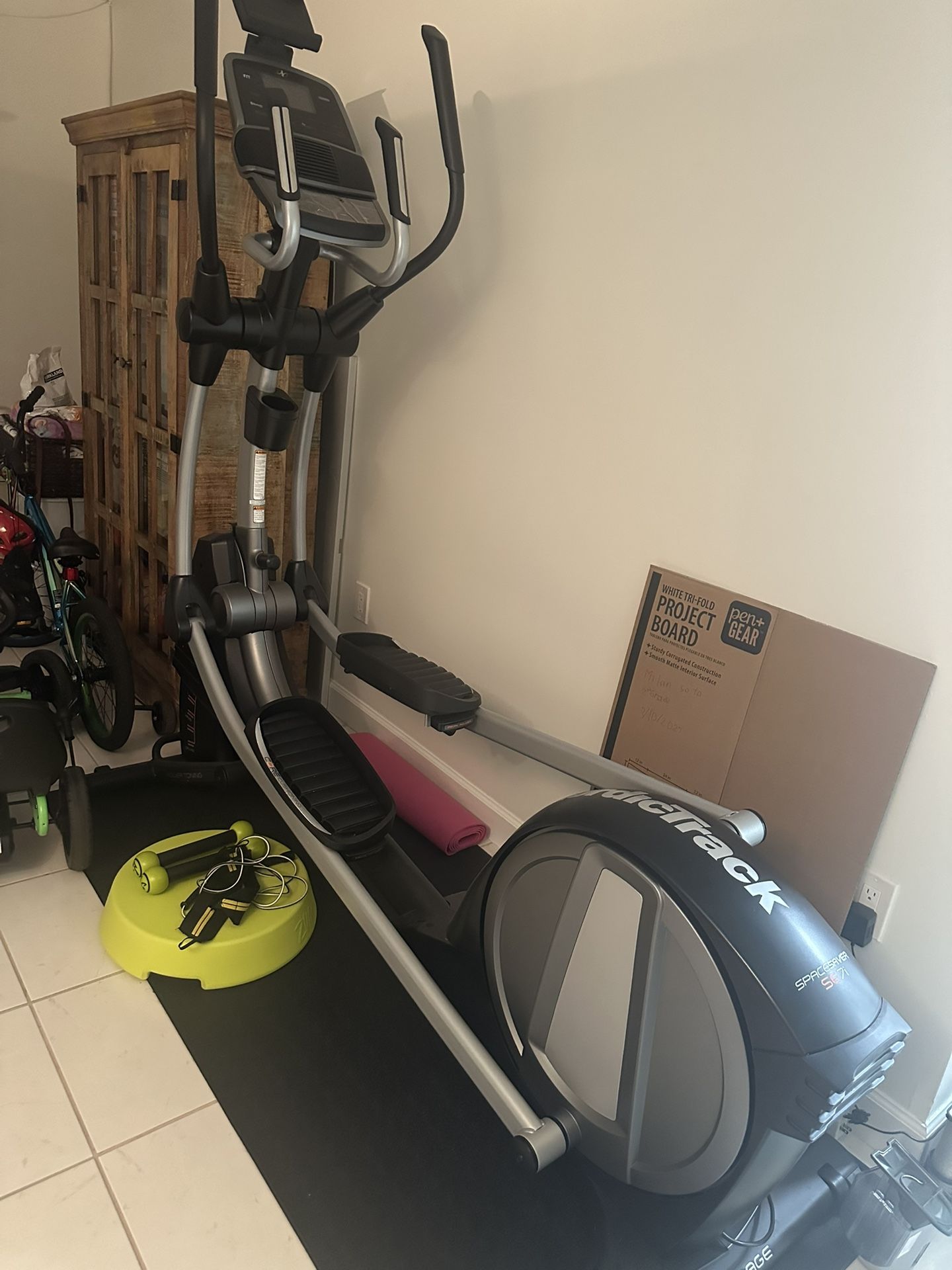 Norditrack SpaceSaver SE7i Rear Drive Smart Elliptical Black