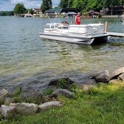 Pontoon Boat 02 Sylvan With Trailer