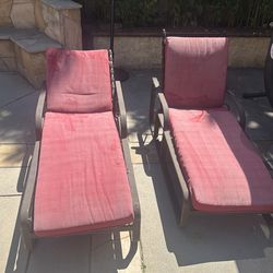Pool lounge chairs