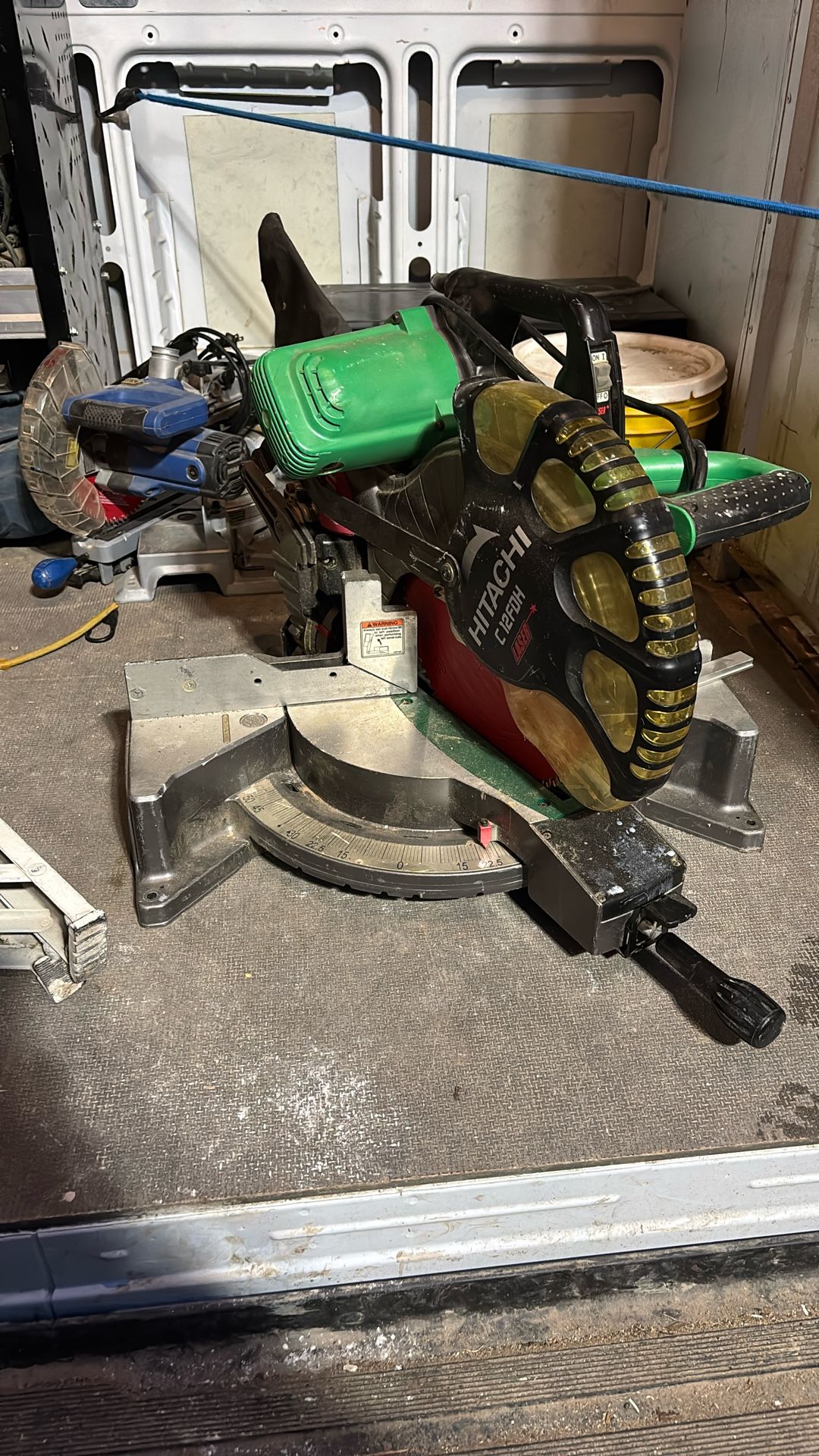 Hitachi 12”  Compound Miter Saw. Comes With Blade 