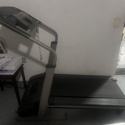 Incline Treadmill With Fan