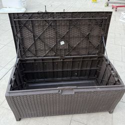 Storage Bin : Suncast 