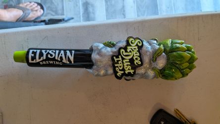 Elysian Space Dust IPA tap handle