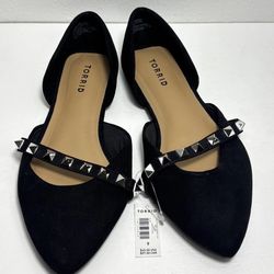 NWT! Women’s Torrid Black Studded Dorsay Flat Shoes Size 9