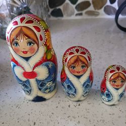 Russian Nesting Dolls 
