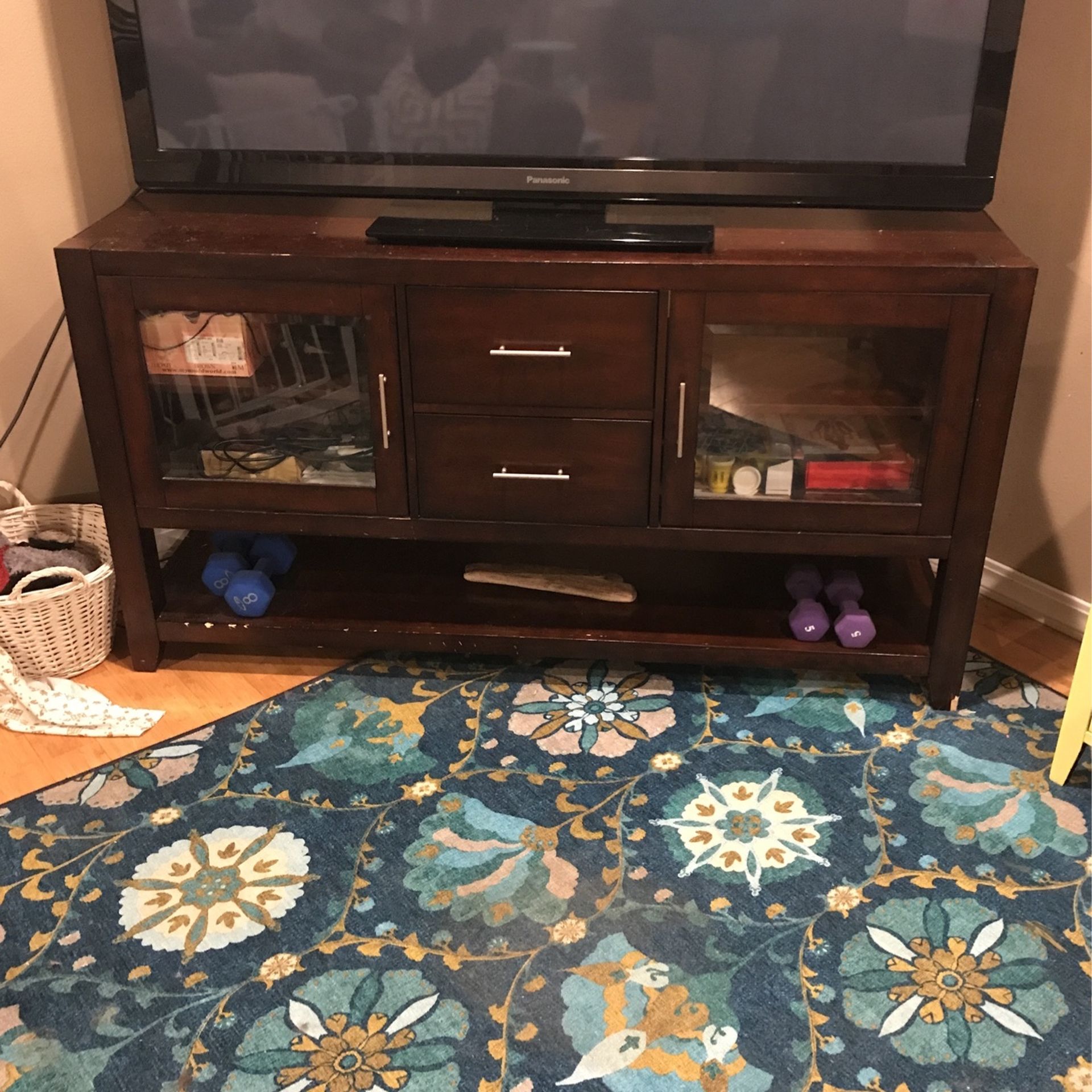60x32” Cherrywood Finish Wood Hutch/entertainment Stand