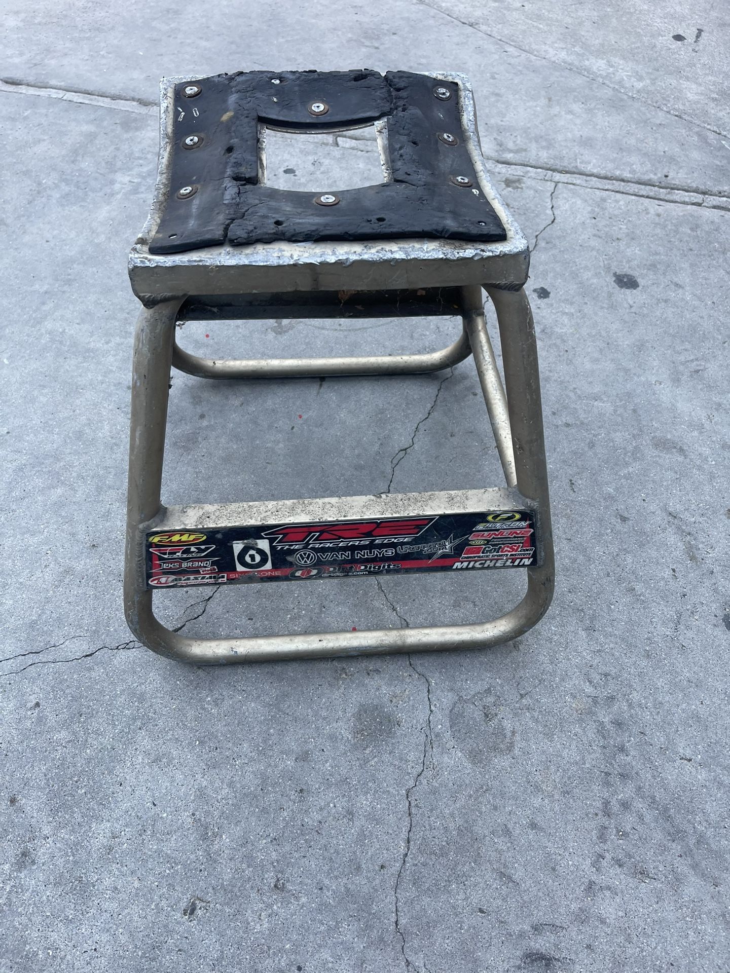 Aluminum dirtbike stand