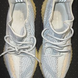 Yeezy 350 V2  Cloud White